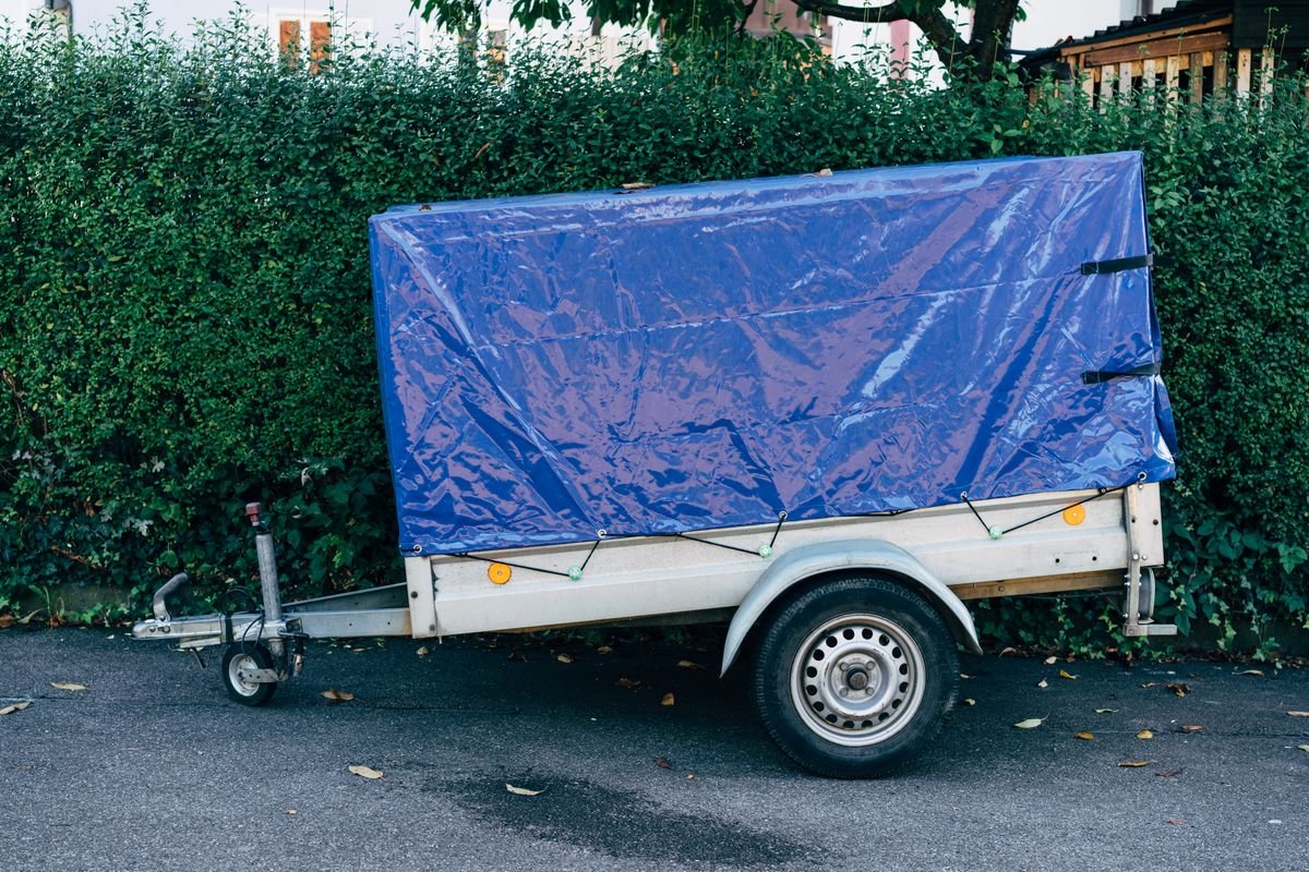 Petite remorque bagagère 750kg attelage voiture