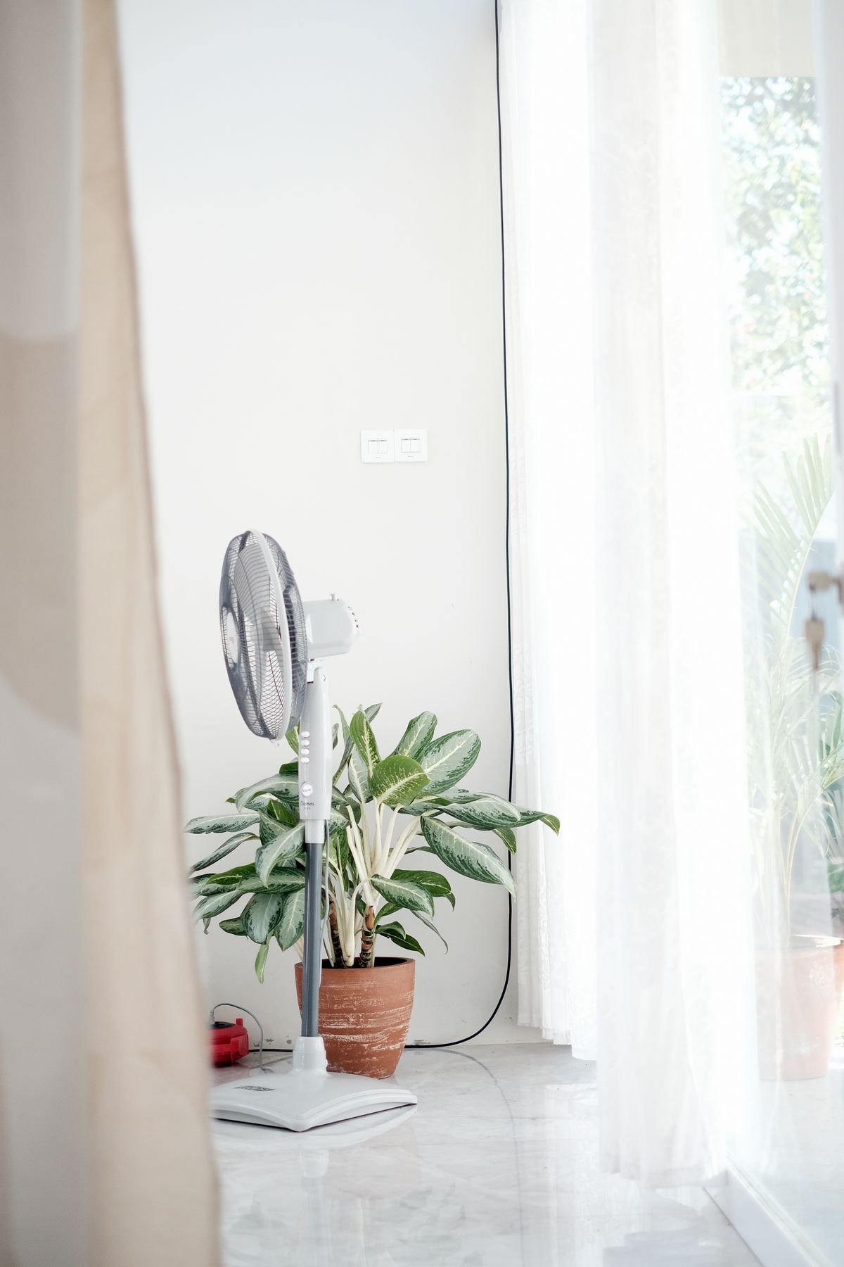 Ventilateur sur pied Binatone 16 pouces 3 vitesses neuf
