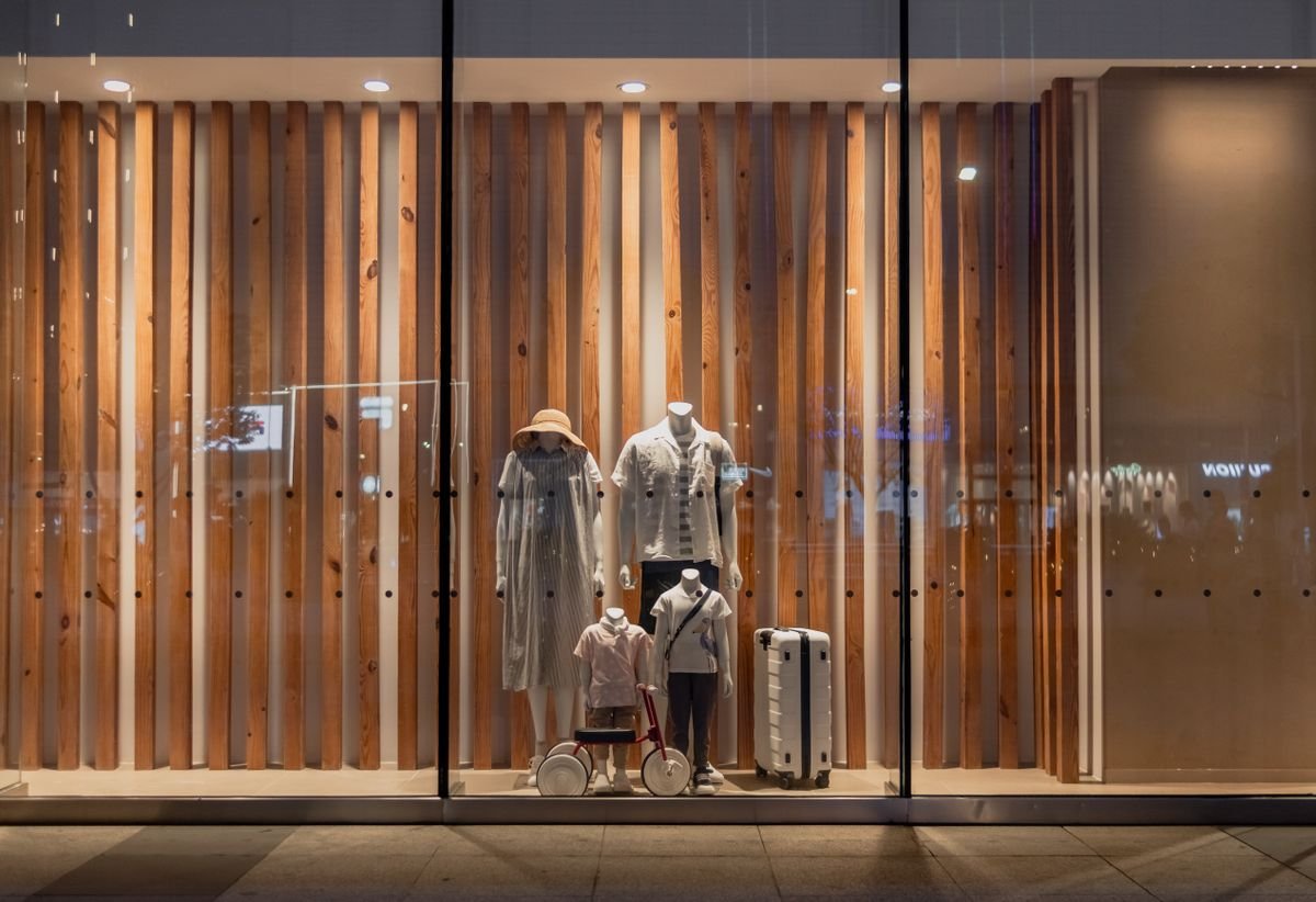 Magasin 80 m² avec vitrine et réserve, zone commerciale