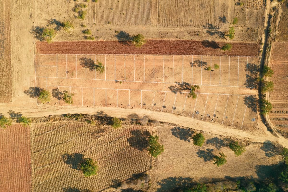 Terrain 600 m² viabilisé, ACD en règle, zone résidentielle