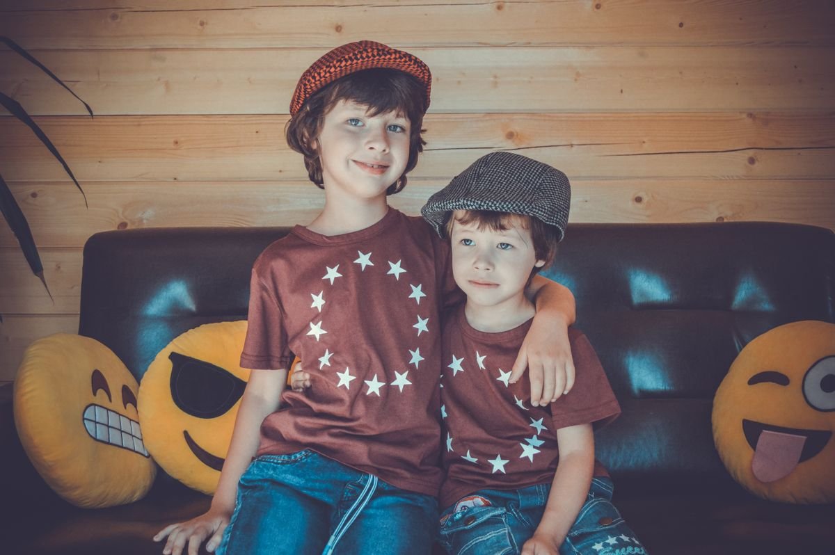 Lot 5 t-shirts garçon coton 6-8 ans état neuf