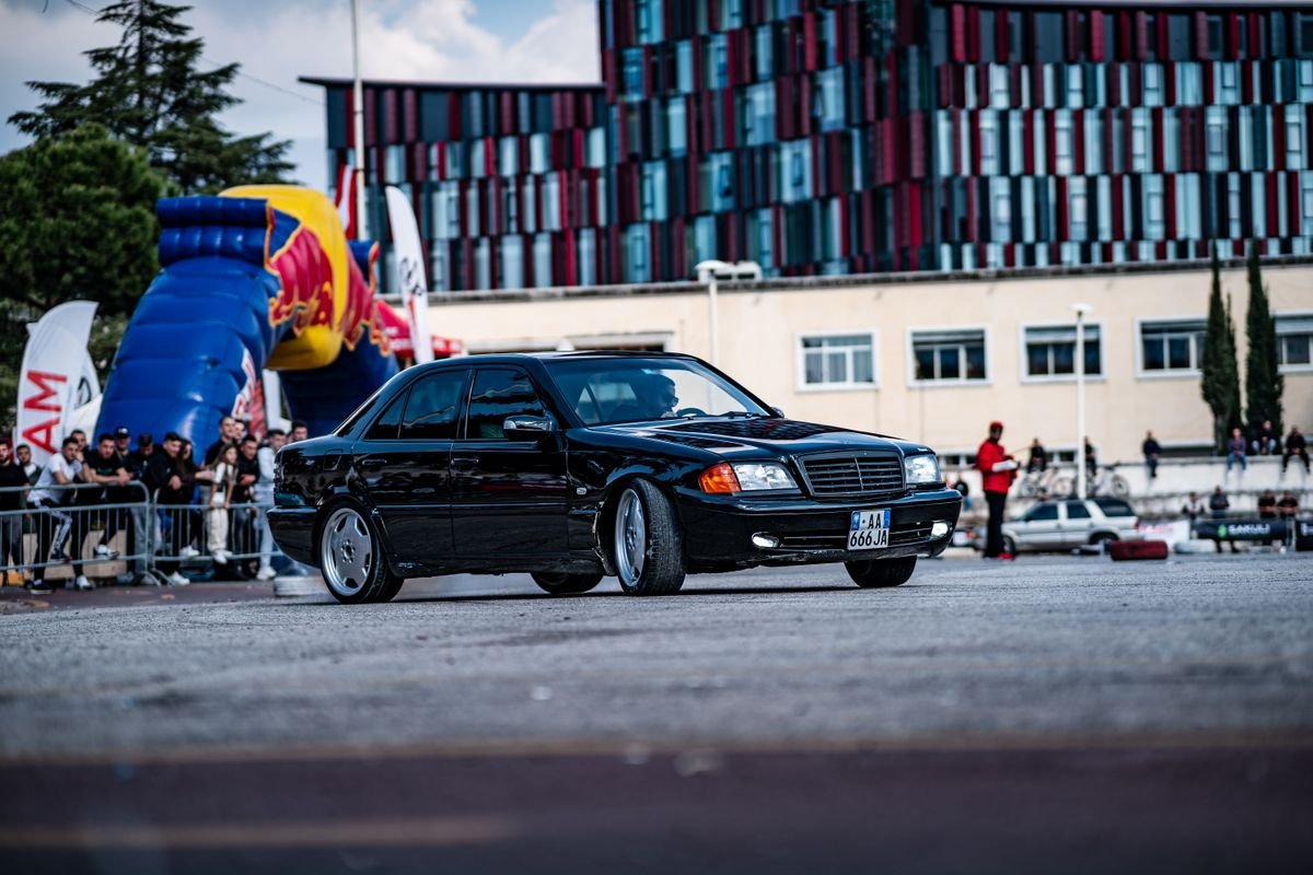 Location Mercedes Classe C pour mariage et events