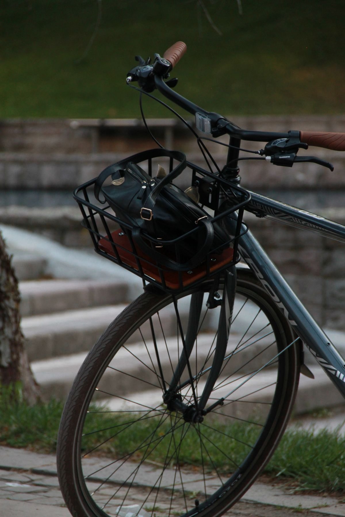 Vélo ville dame avec panier et porte-bagages neuf