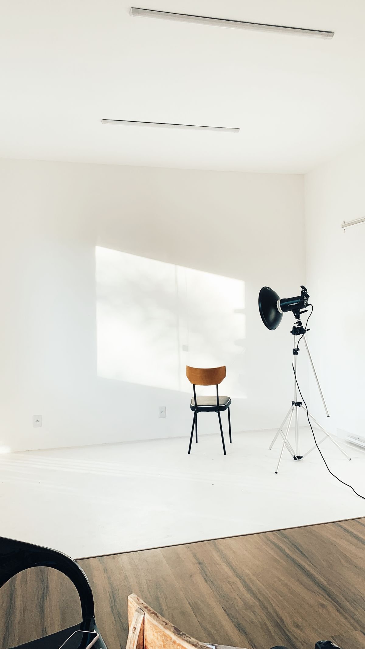 Petit studio simple dans cour, eau et courant individuels