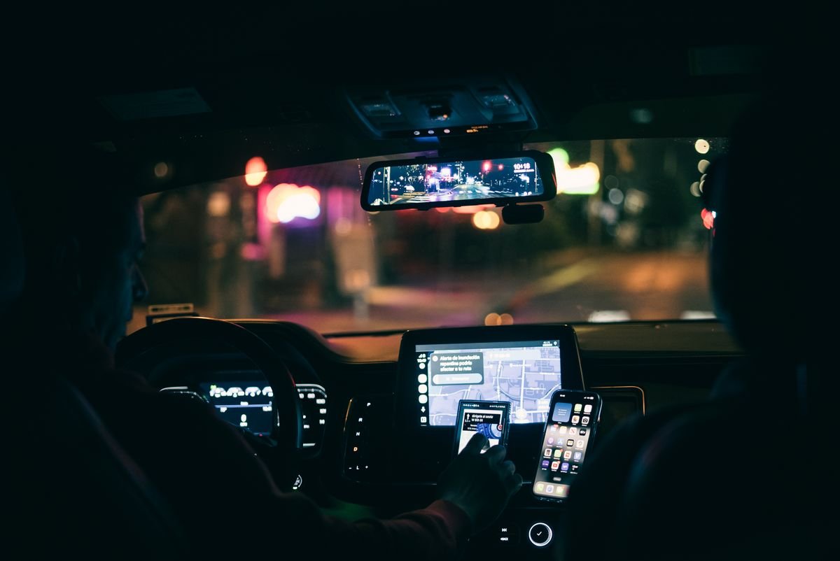 Chauffeur VTC dispo course aéroport Yango/Uber