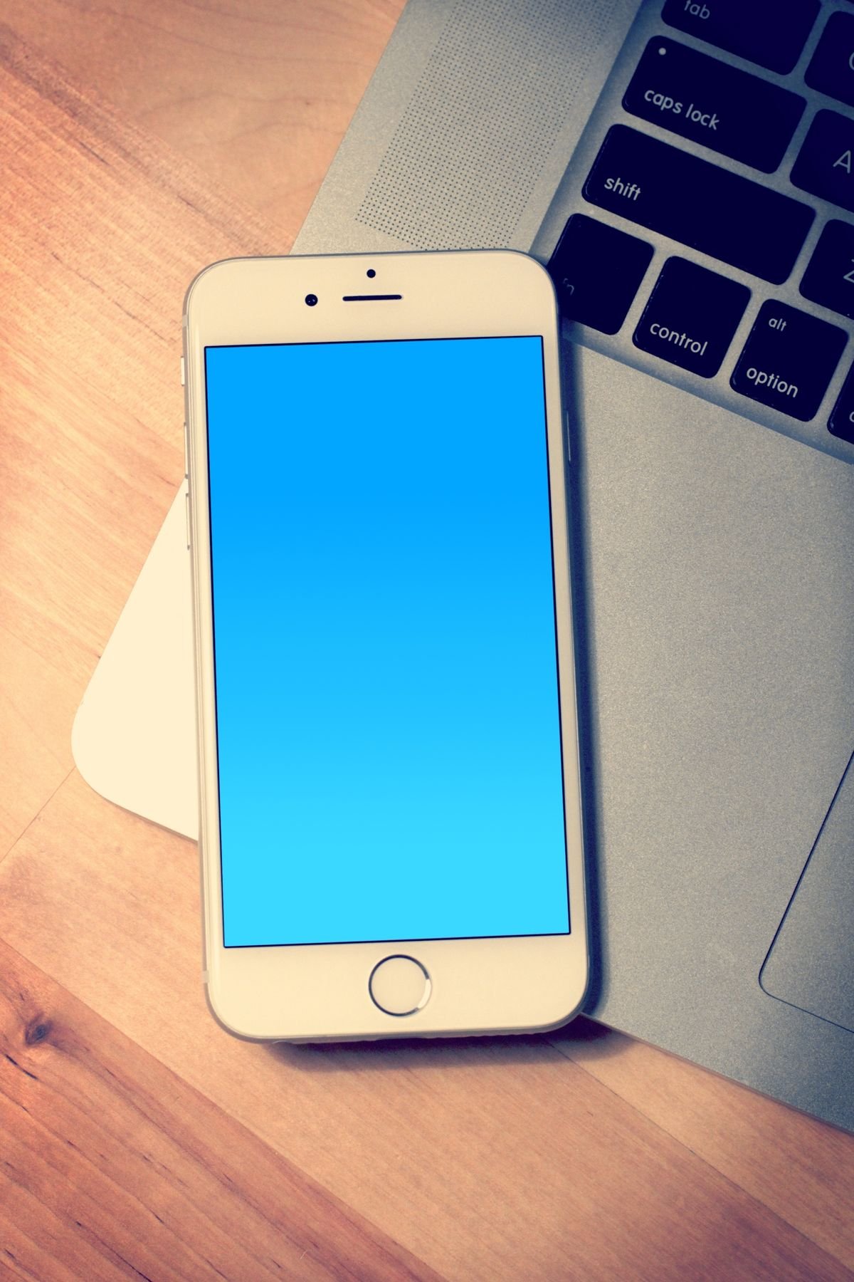 iPhone 13 128 Go bleu débloqué batterie 90% comme neuf