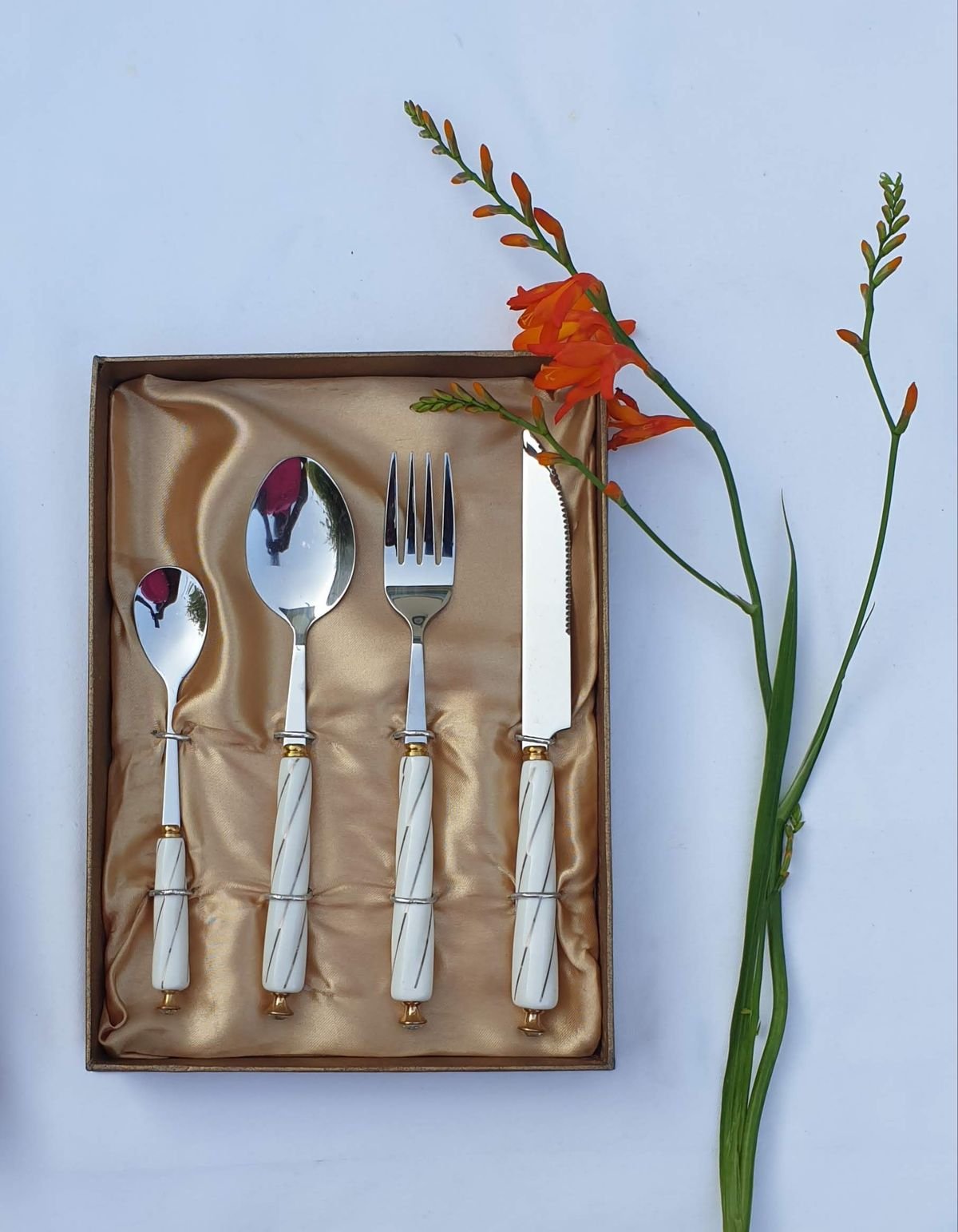 Ménagère couverts inox 24 pièces coffret cadeau
