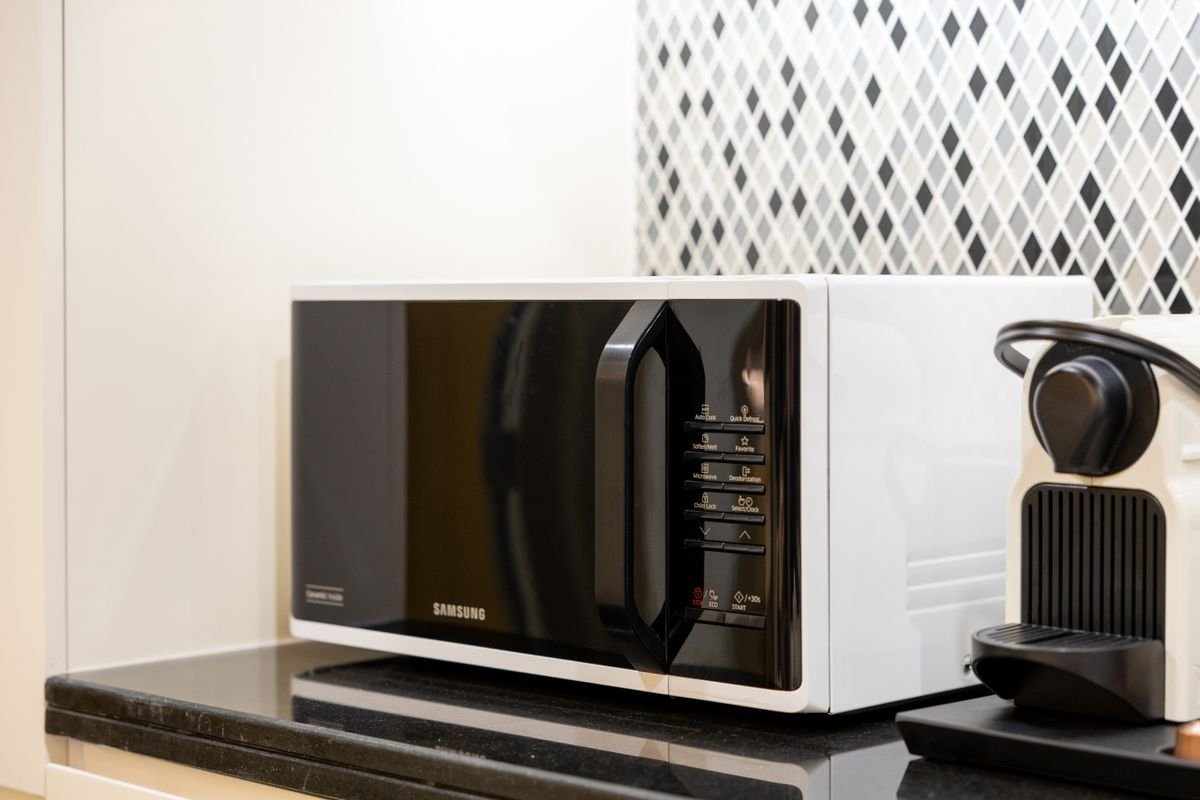 Micro-ondes Samsung 23L grill noir neuf