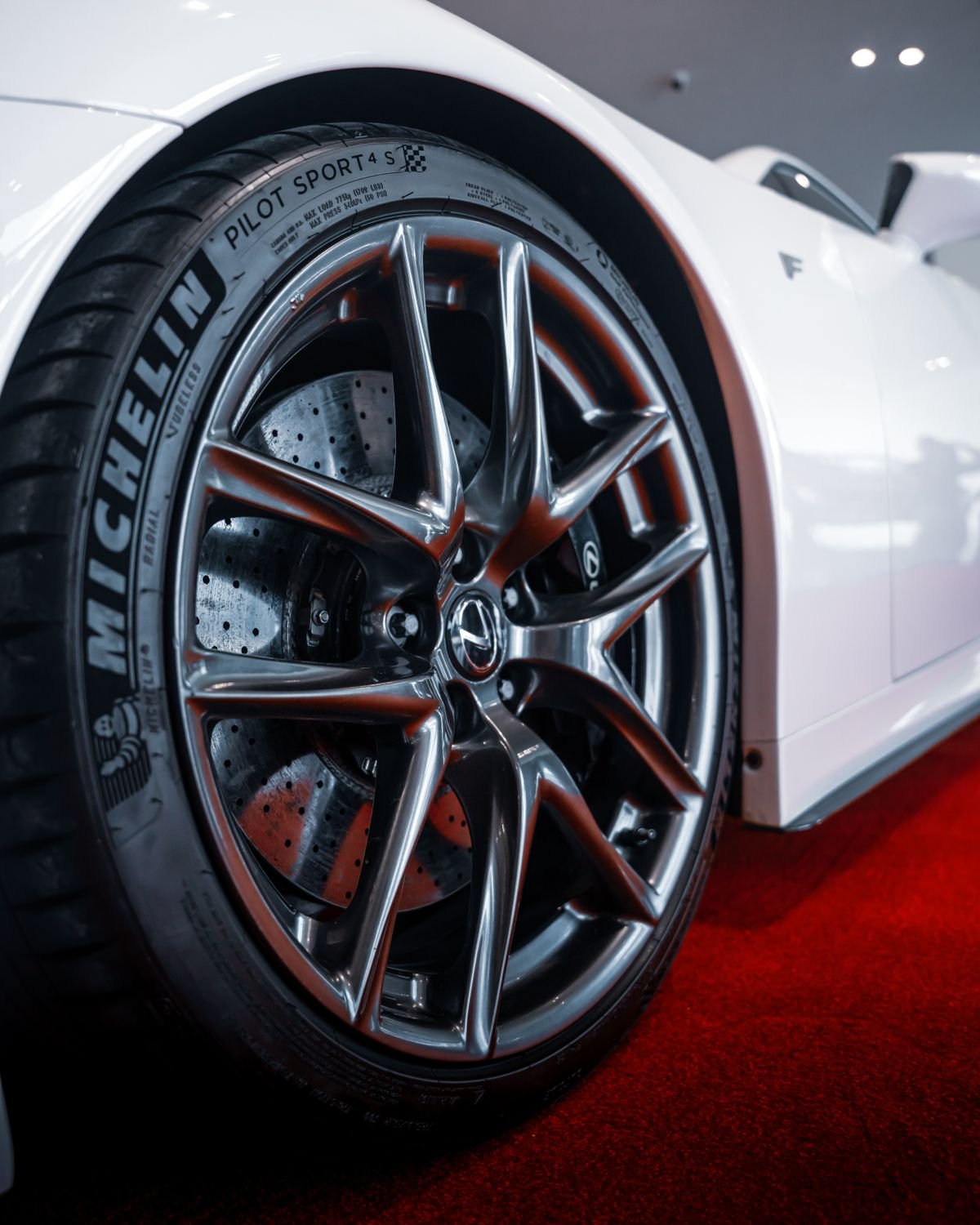 4 pneus Michelin 195/65 R15 neufs été