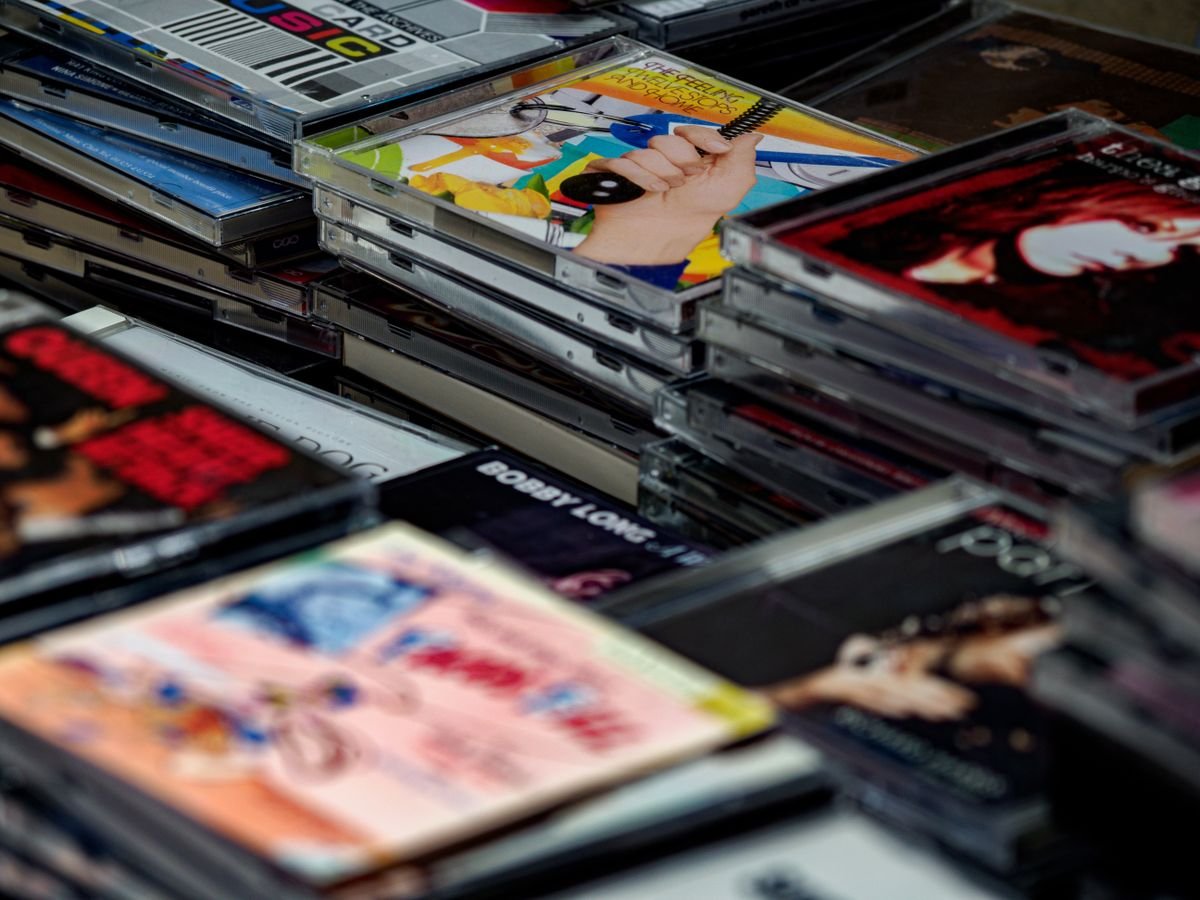 Lot de 30 CD audio originaux zouglou et rap ivoirien