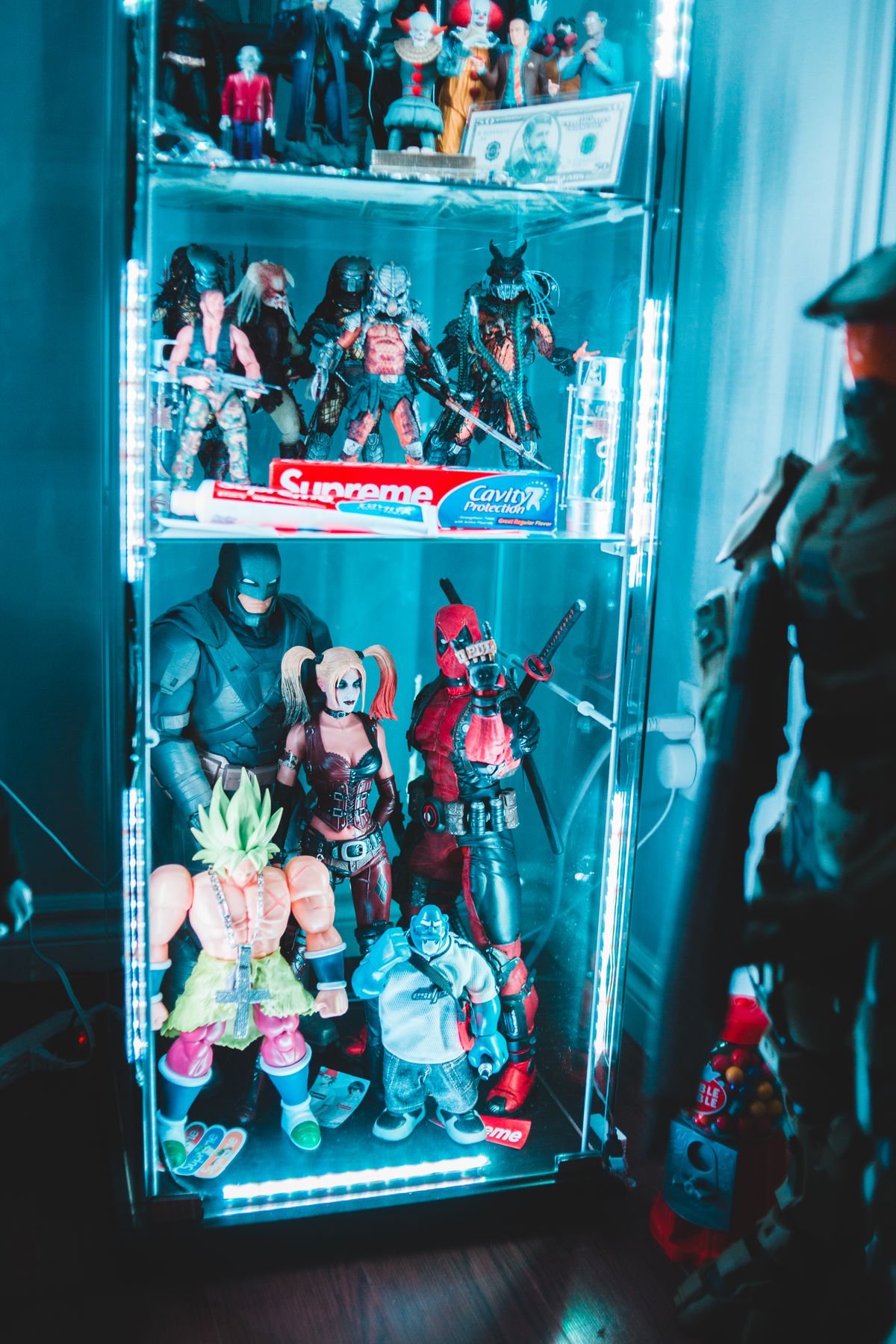 Collection de figurines Marvel et DC neuves sous blister