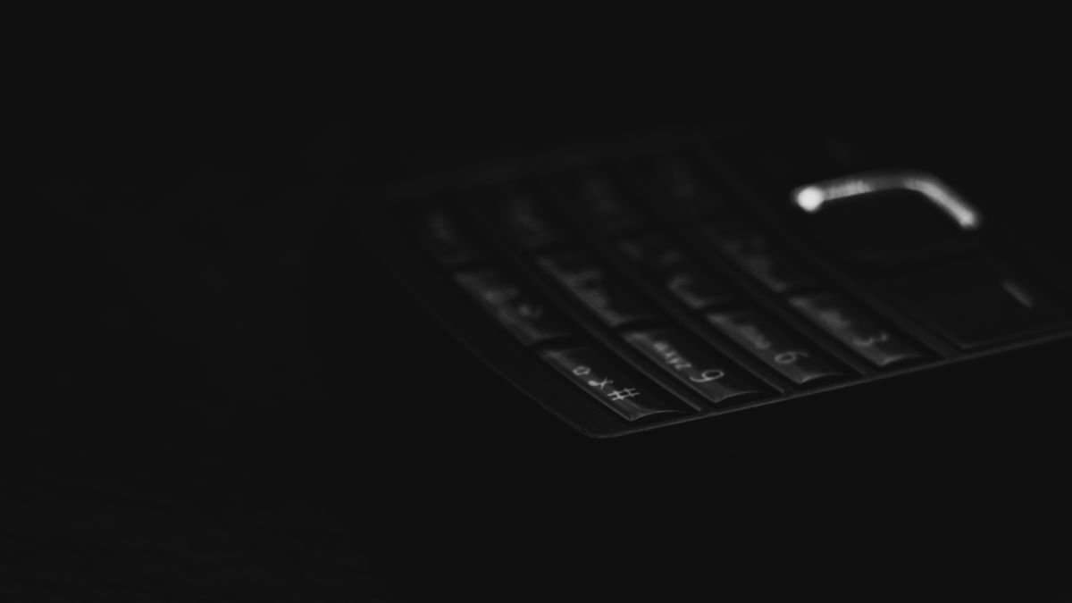 Itel téléphone à touches lampe torche et radio FM