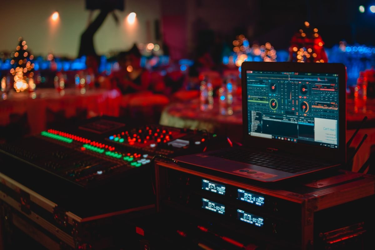 Animation DJ et sonorisation mariage soirée